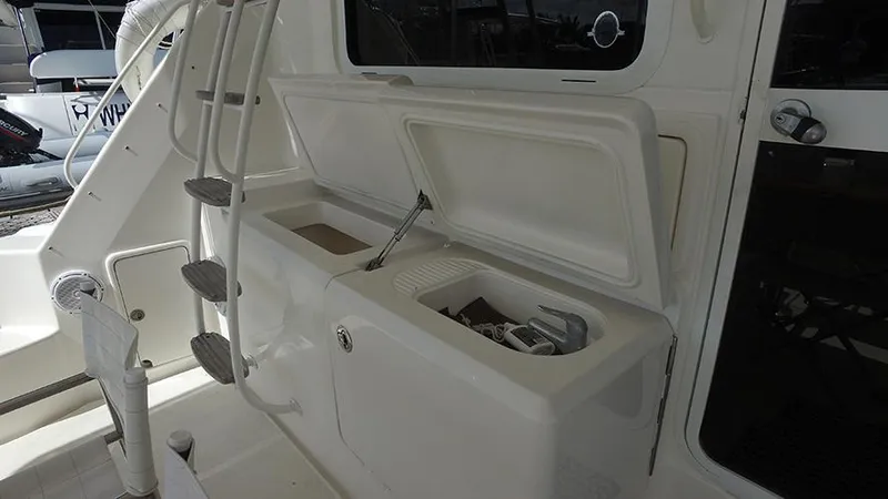 Blue Yacht Photos Pics 