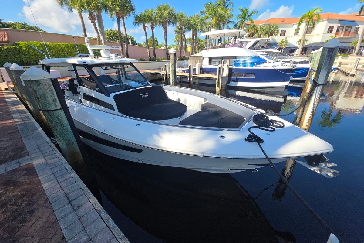 2021 Boston Whaler 42