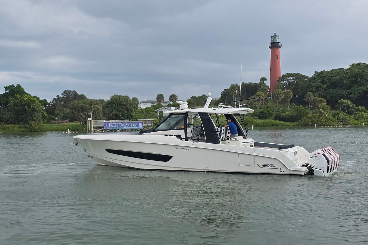 2021 Boston Whaler 42 