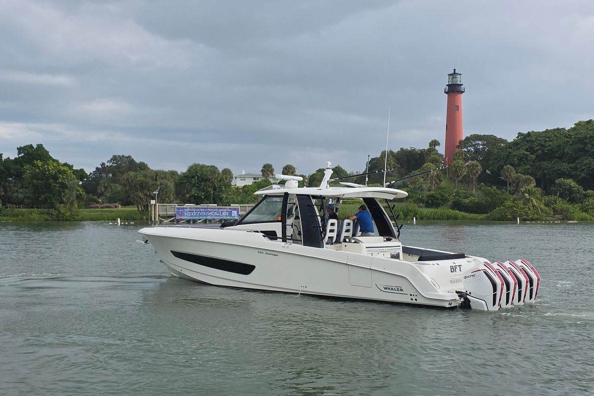 2021 Boston Whaler 42 