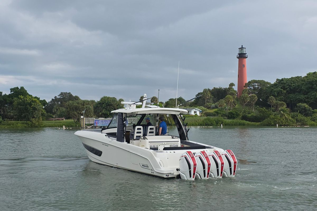 2021 Boston Whaler 42 