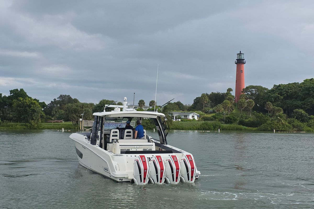 2021 Boston Whaler 42 