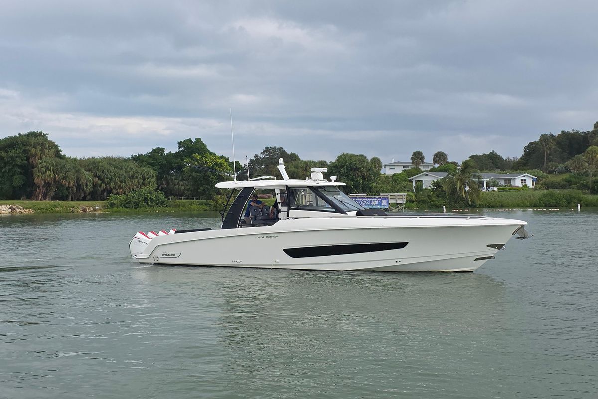2021 Boston Whaler 42 