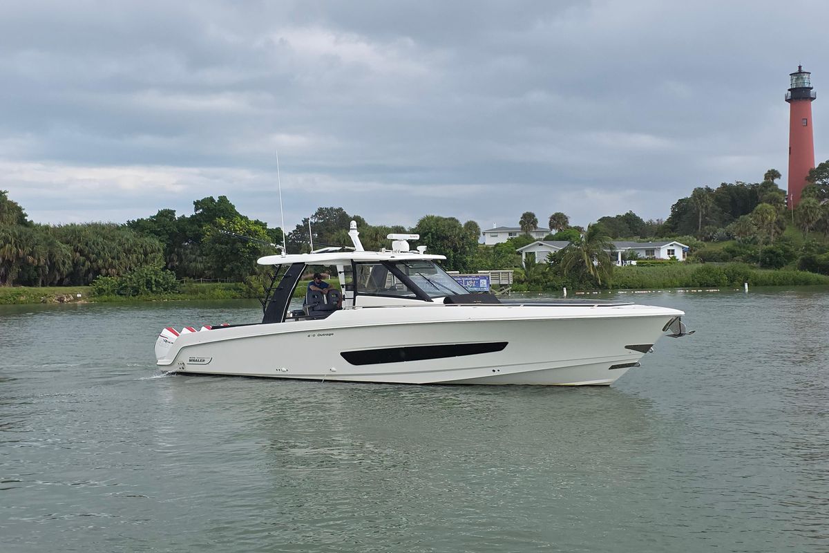 2021 Boston Whaler 42 