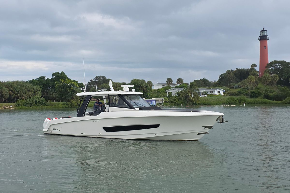 2021 Boston Whaler 42 