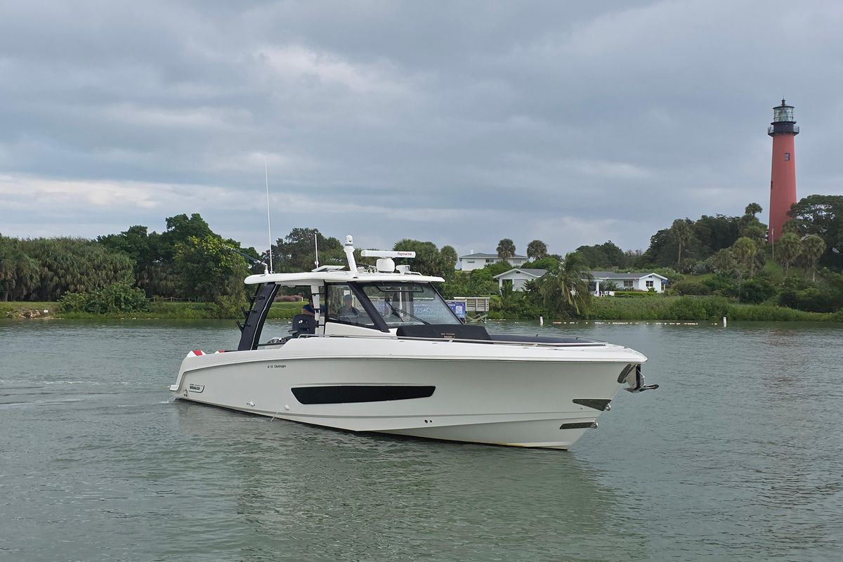 2021 Boston Whaler 42 