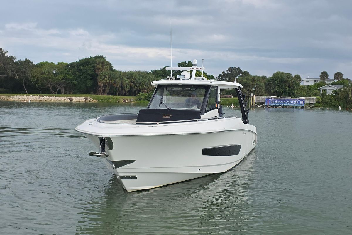 2021 Boston Whaler 42 