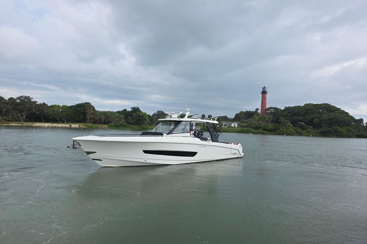 2021 Boston Whaler 42 