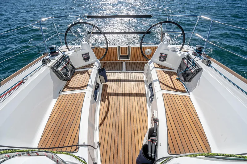 Sulaco Yacht Photos Pics 