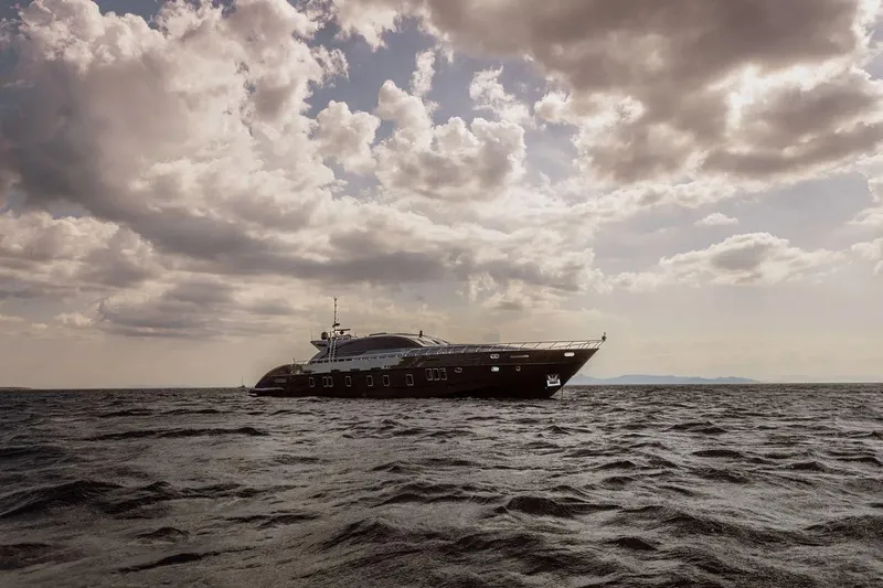 Eva Yacht Photos Pics 