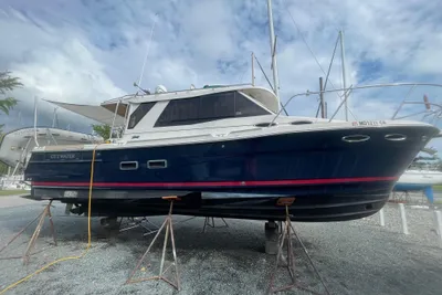 Cutwater 30 Sedan