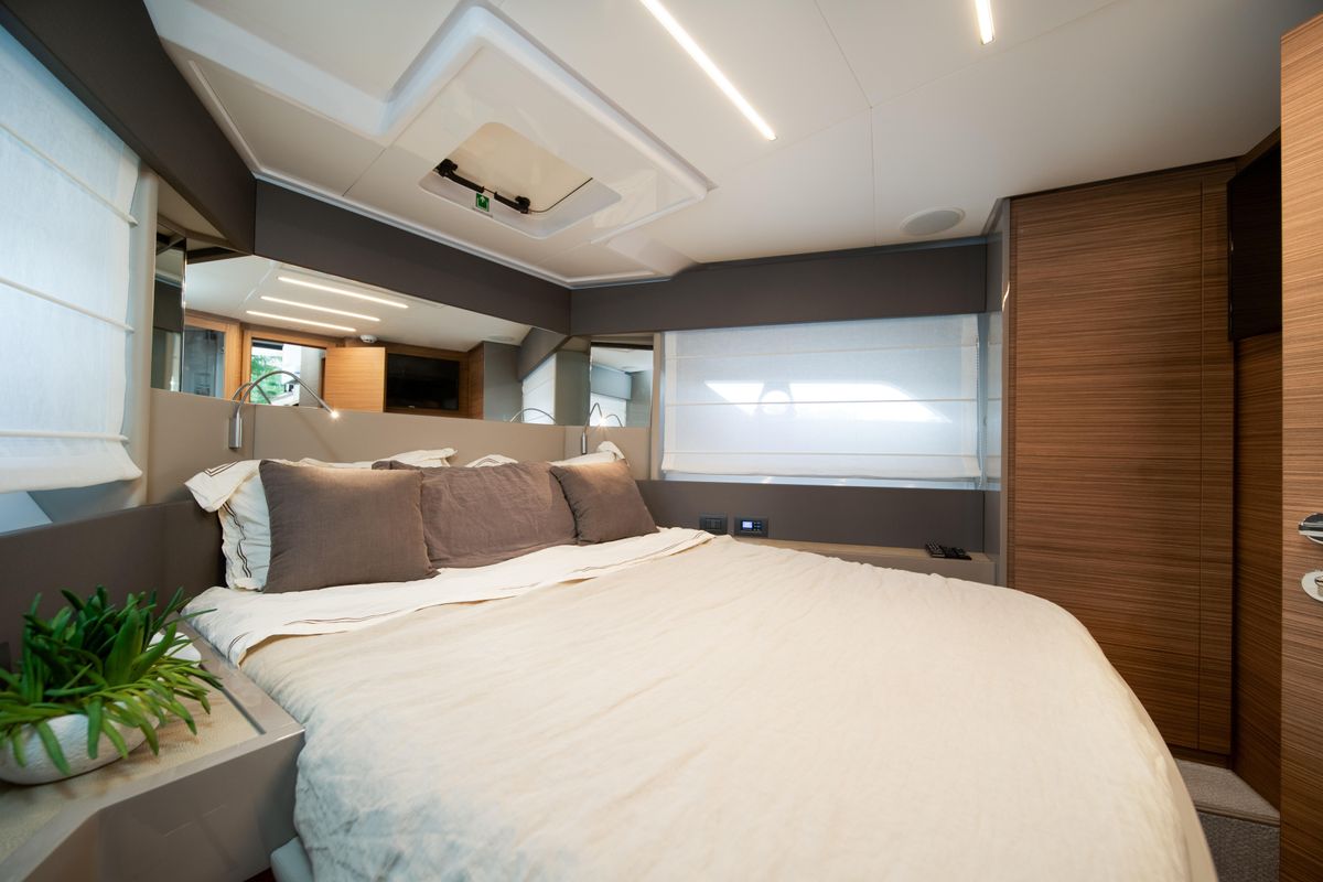 2018 Ferretti Yachts 45 