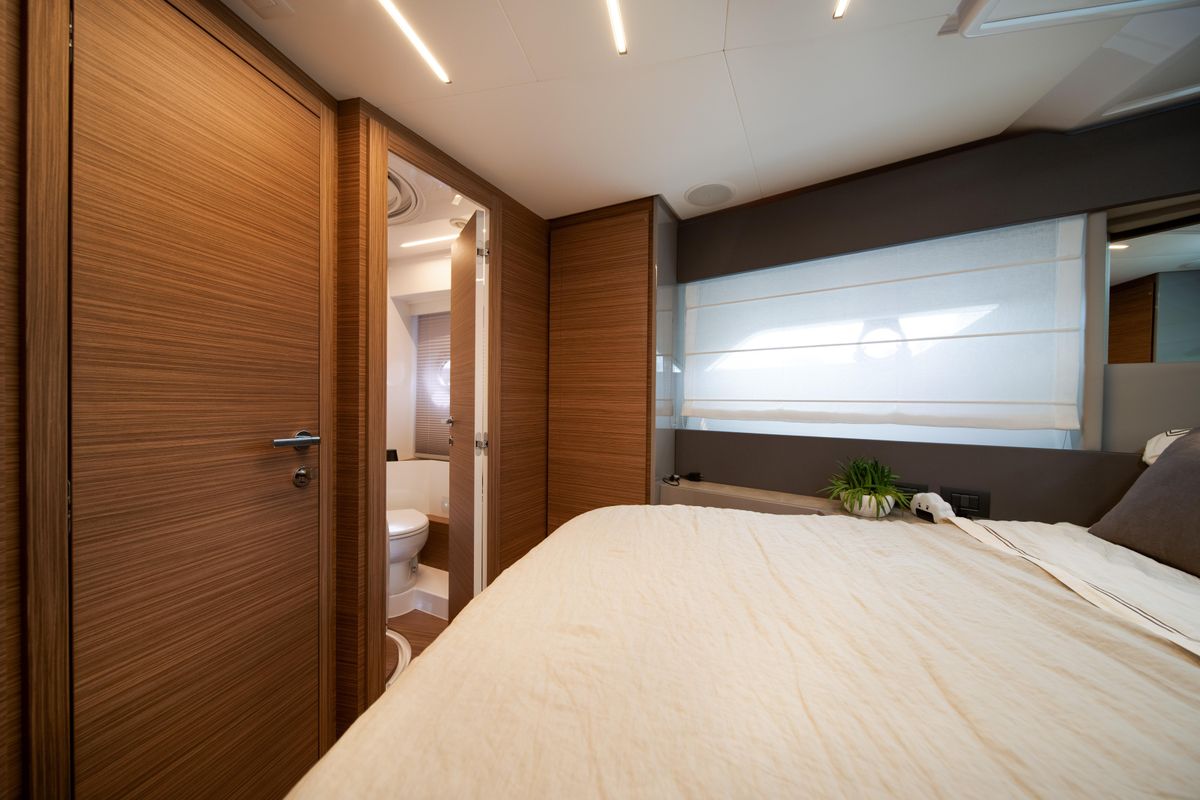 2018 Ferretti Yachts 45 