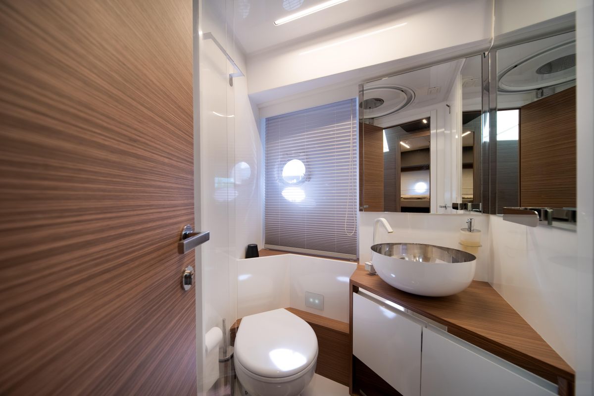 2018 Ferretti Yachts 45 