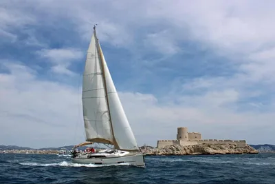 2015 Dufour 382