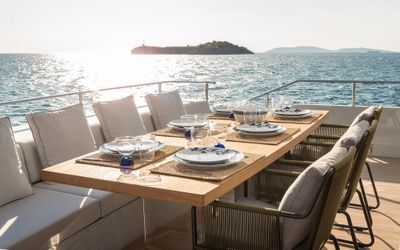 Yacht