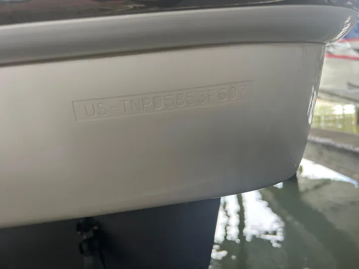  Yacht Photos Pics 2007 Formula 31 PC boat hull identification number close-up.