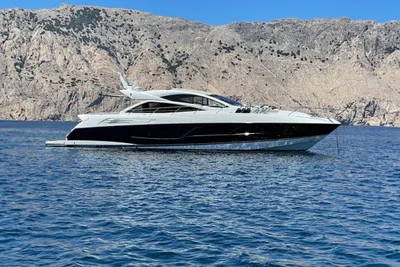 2017 Sunseeker Predator 68