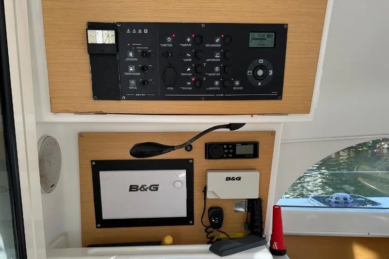 Nacrite Yacht Photos Pics Control panel of a 2018 Lagoon 380 catamaran with B&G navigation equipment.