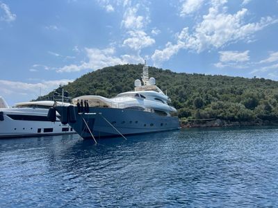Yacht