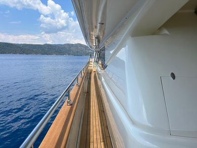 Yacht