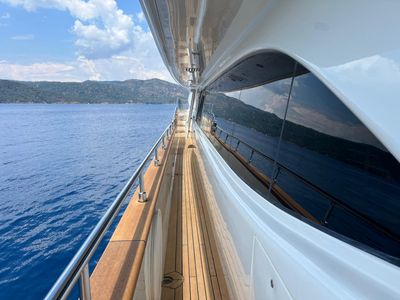 Yacht