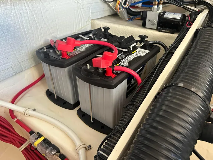 No Worries Yacht Photos Pics House Batteries