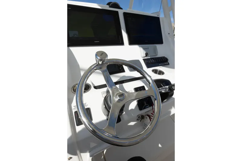 Resolute Yacht Photos Pics Steering console of 2017 Regulator 31 boat with dual Garmin displays.