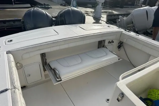 Resolute Yacht Photos Pics 2017 Regulator 31 boat with foldable seating and dual outboard engines.