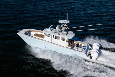 Freeman 43 Center Console