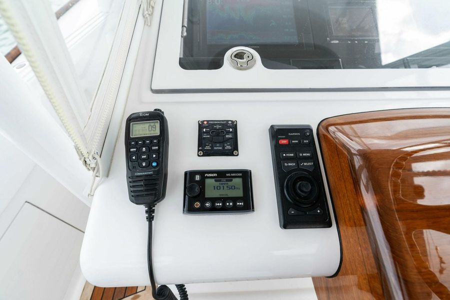 2016 Bonadeo 37 Center Console