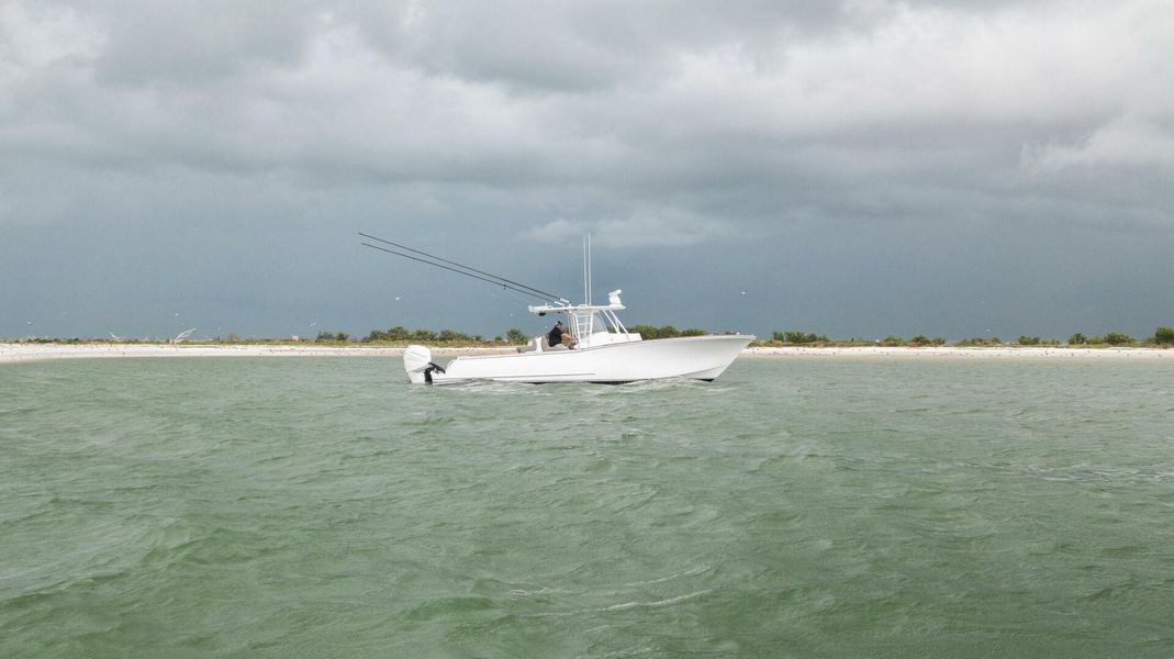 2016 Bonadeo 37 Center Console