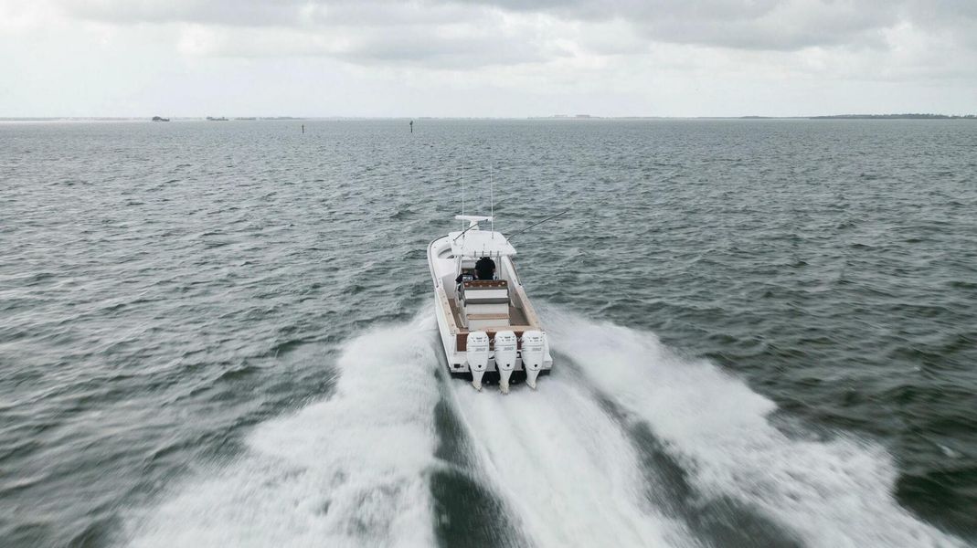 2016 Bonadeo 37 Center Console