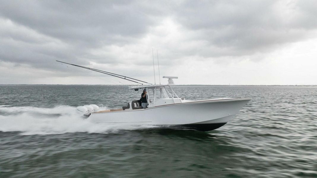 2016 Bonadeo 37 Center Console