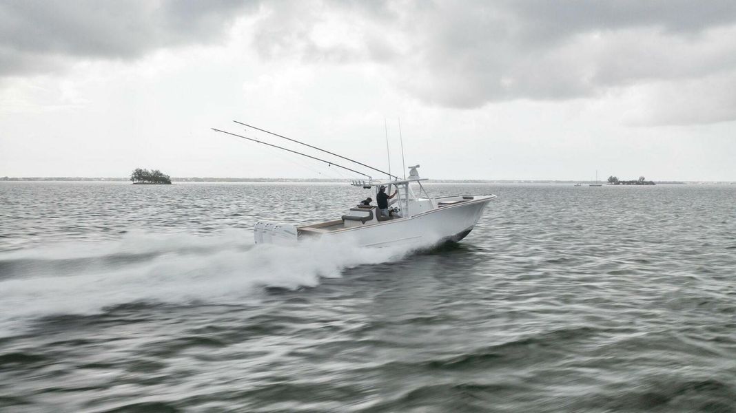 2016 Bonadeo 37 Center Console