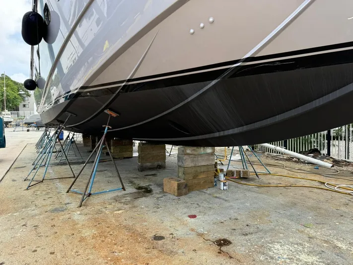 Silver Mama Yacht Photos Pics 