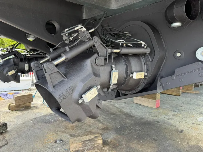 Silver Mama Yacht Photos Pics 