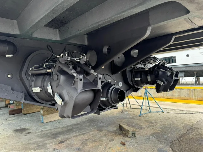 Silver Mama Yacht Photos Pics 