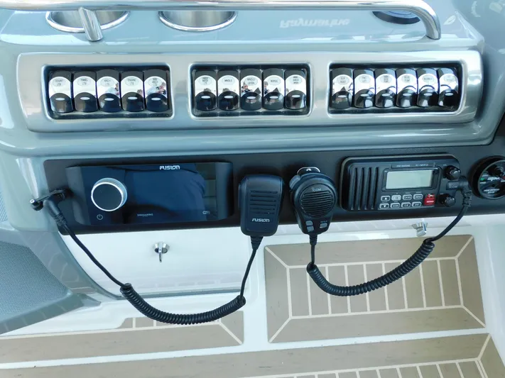 La Famiglia II Yacht Photos Pics 