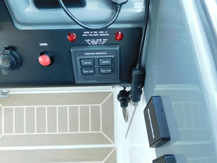 La Famiglia II Yacht Photos Pics 