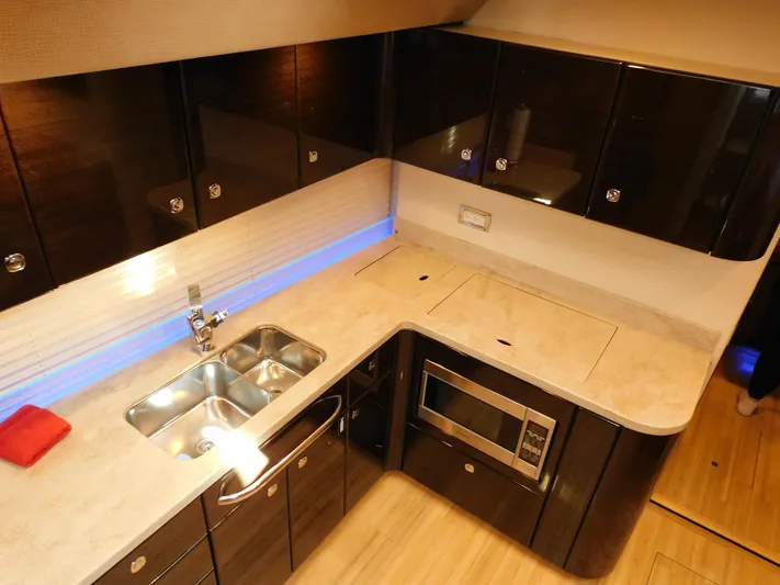 La Famiglia II Yacht Photos Pics 