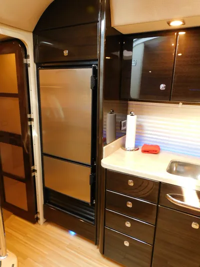 La Famiglia II Yacht Photos Pics 