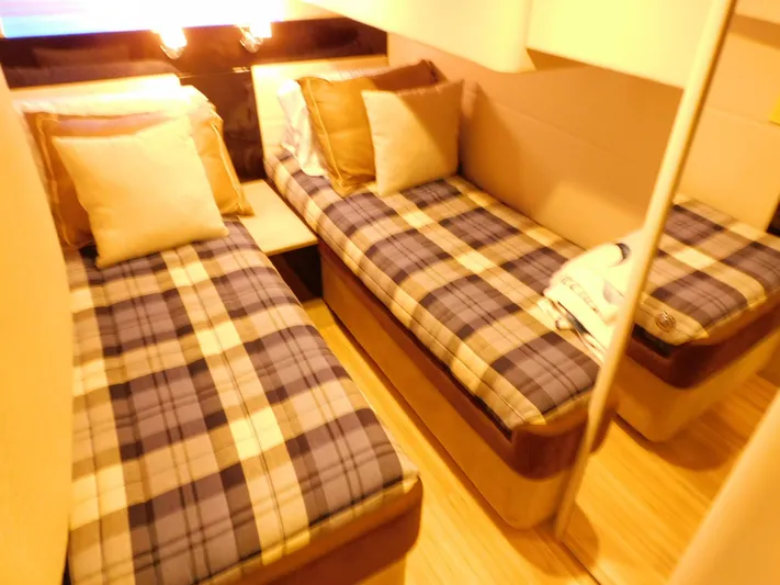 La Famiglia II Yacht Photos Pics 