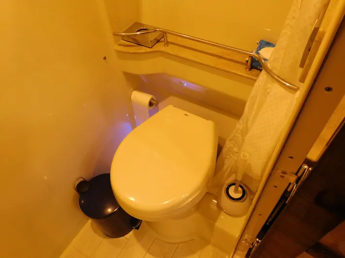 La Famiglia II Yacht Photos Pics 