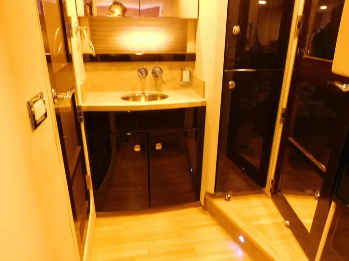 La Famiglia II Yacht Photos Pics 