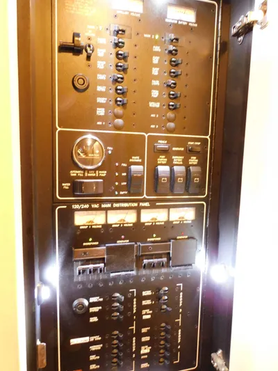 La Famiglia II Yacht Photos Pics 