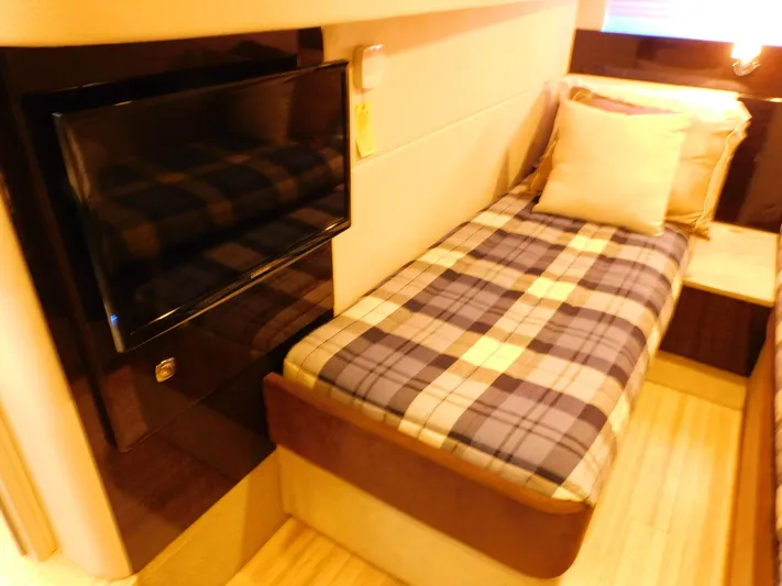 La Famiglia II Yacht Photos Pics 