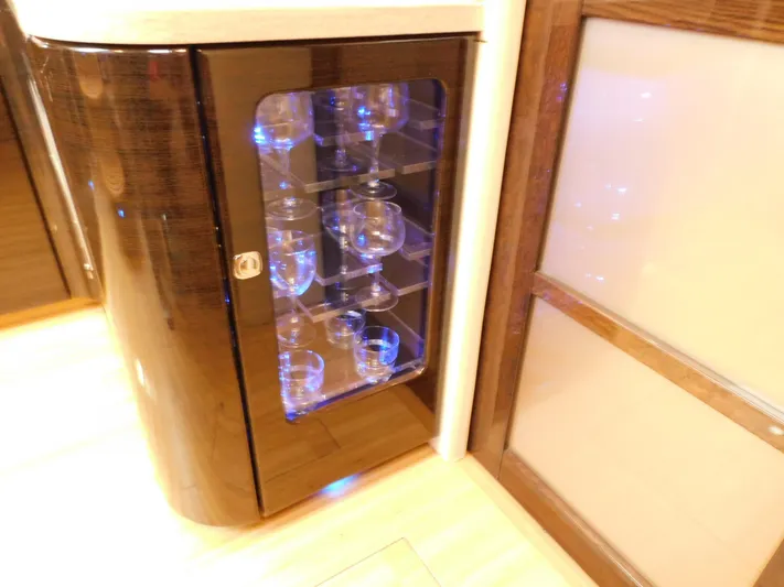 La Famiglia II Yacht Photos Pics 