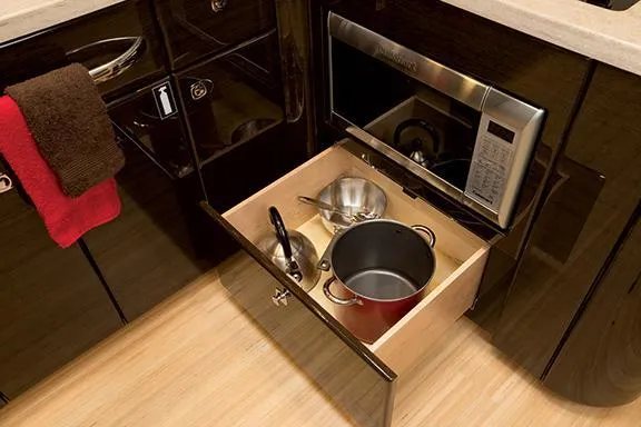 La Famiglia II Yacht Photos Pics 