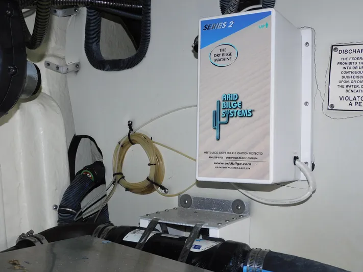 La Famiglia II Yacht Photos Pics 